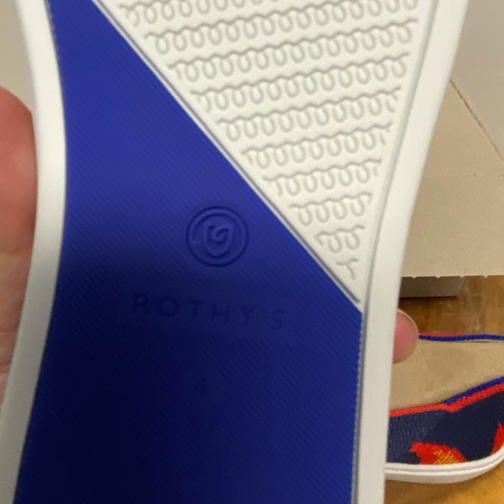 Rothys Unisex NEW! Flame Lace Free Sneakers - Picture 3 of 4